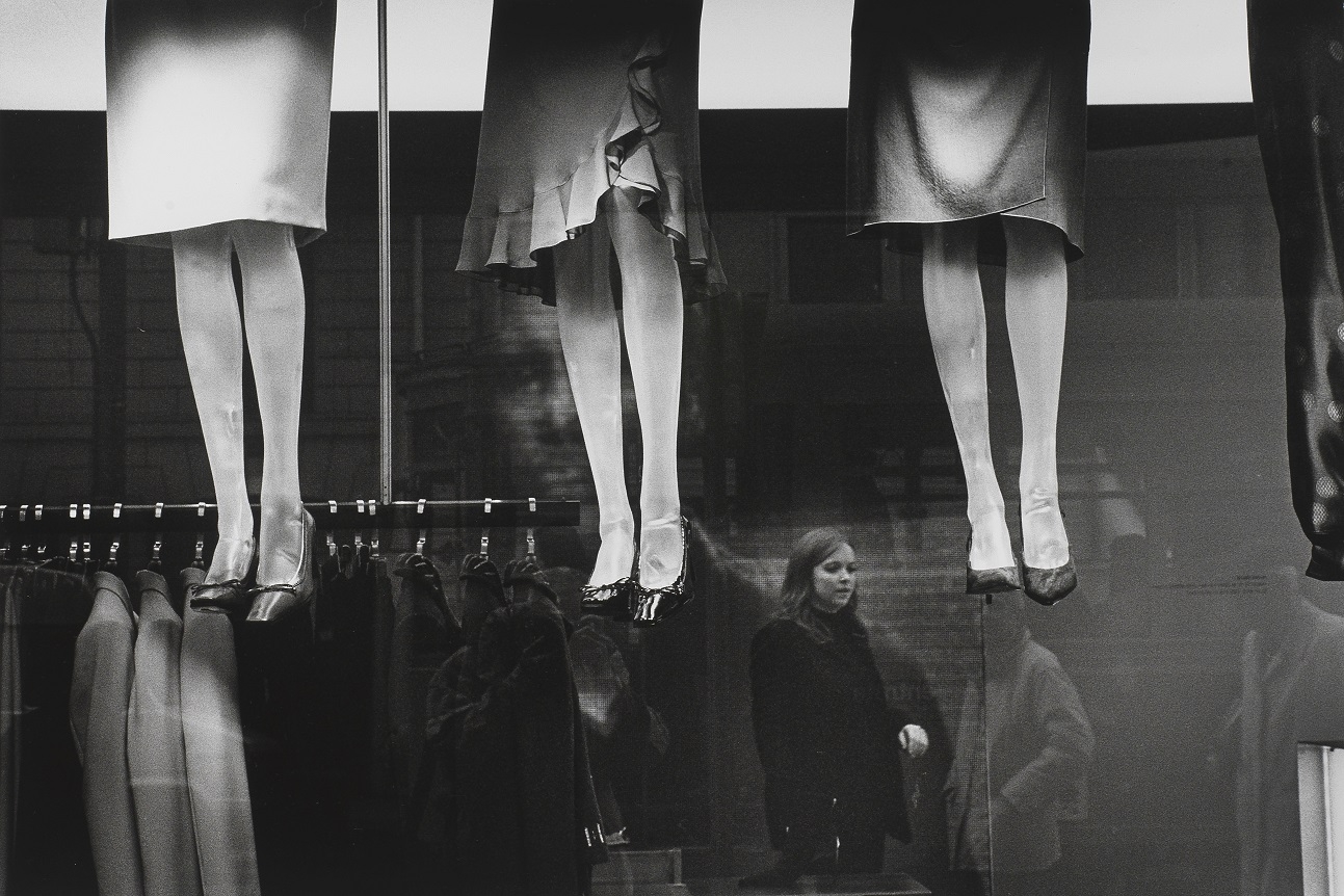 Gambe sospese, Milano 2001